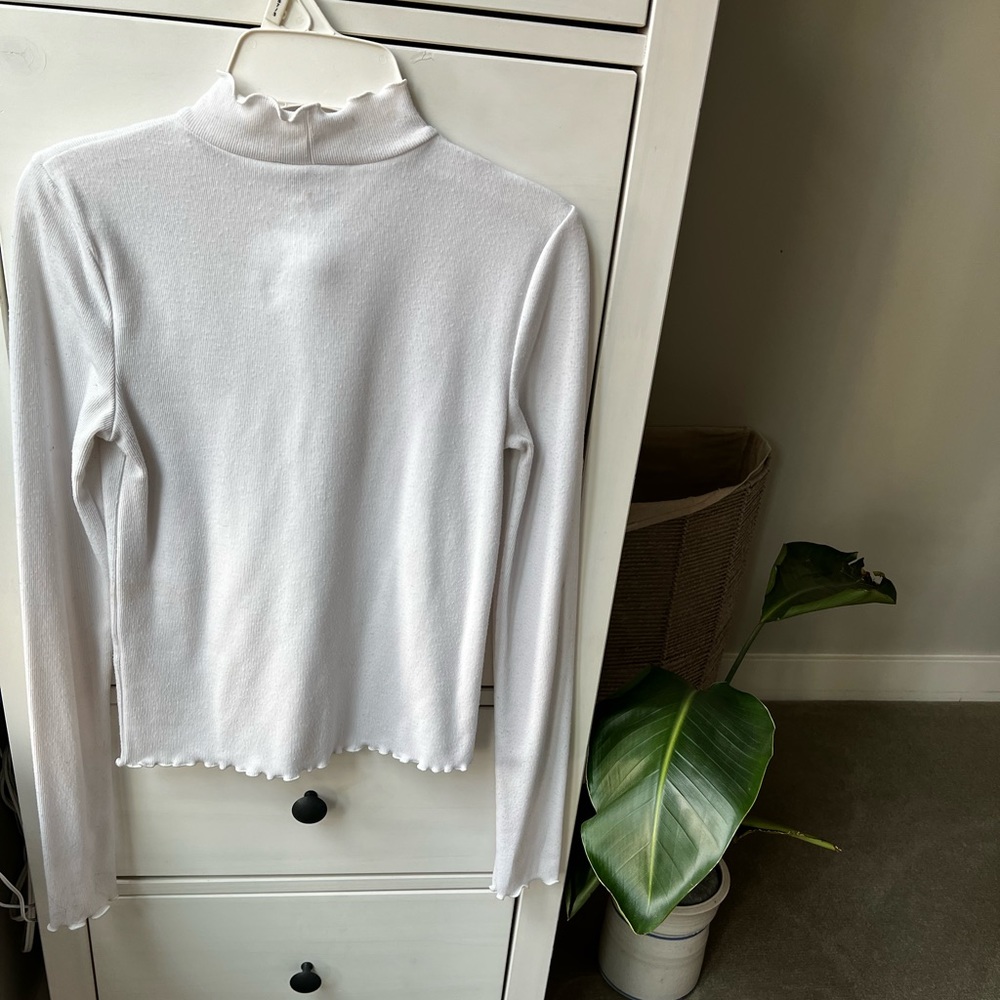Forever 21 Ribbed Long Sleeve Top with Scalloped Trim - Small
